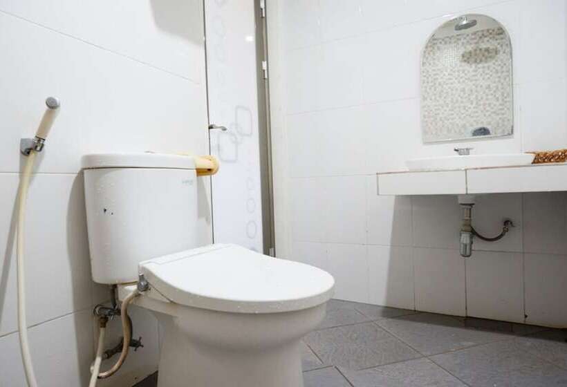 Номер Deluxe, Reddoorz Plus At Hotel Srikandi Kendari