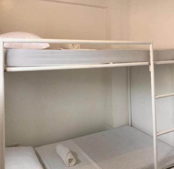Номер Economy, Chill Out Hostel