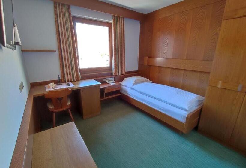 标准单人间, Villa Luise