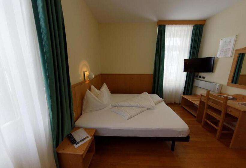 Номер Superior, Guesthouse   Cultural Center Gustav Mahler