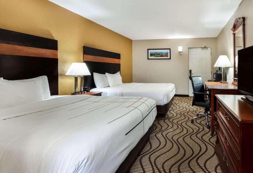 Номер Стандарт 2 Двуспальные Кровати, La Quinta Inn By Wyndham Sandusky Near Cedar Point