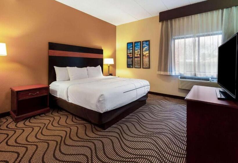 Люкс Кровать Кинг, La Quinta Inn By Wyndham Sandusky Near Cedar Point