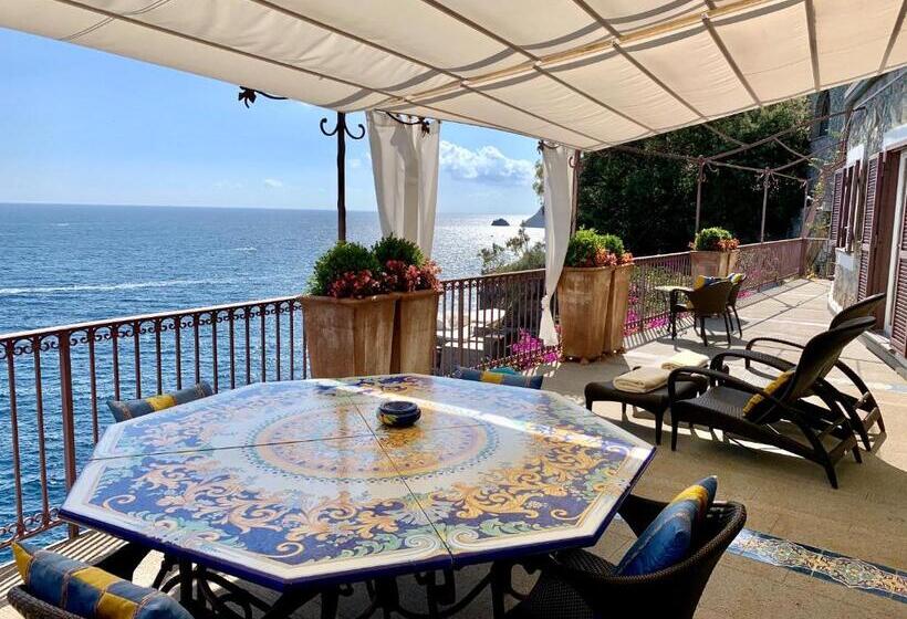 Suite with Terrace, Villa Le Baste