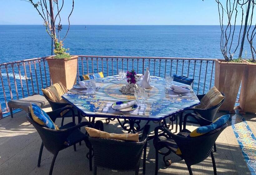 Suite with Terrace, Villa Le Baste