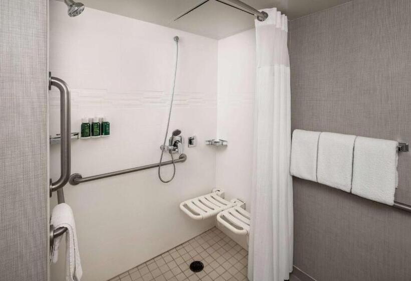 스탠다드 스튜디오, Sonesta Es Suites Fairfax Fair Lakes