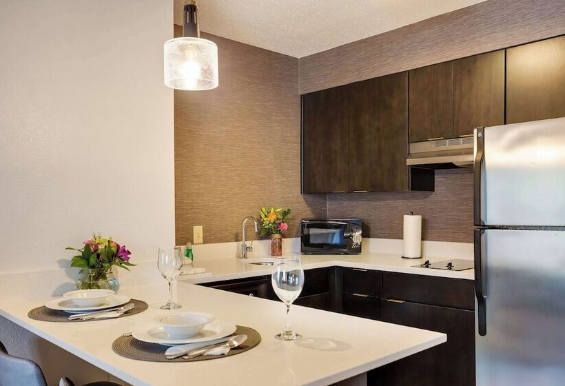 스위트, Sonesta Es Suites Parsippany Morris Plains