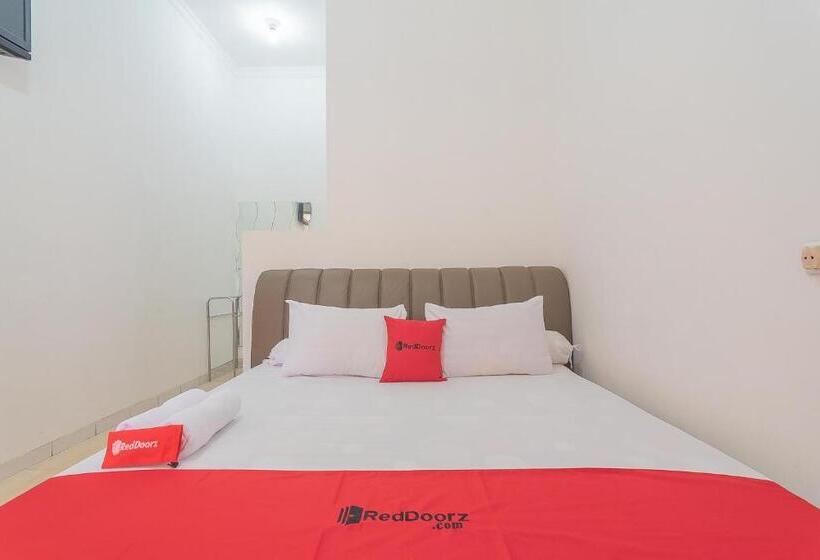 Номер Economy, Reddoorz Resort Syariah @ Batu Apung Purwakarta