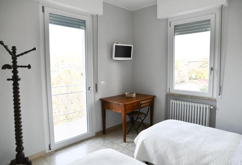 غرفة قياسية ذات إطلالة بانورامية, B&b Porta Romana Language And Art