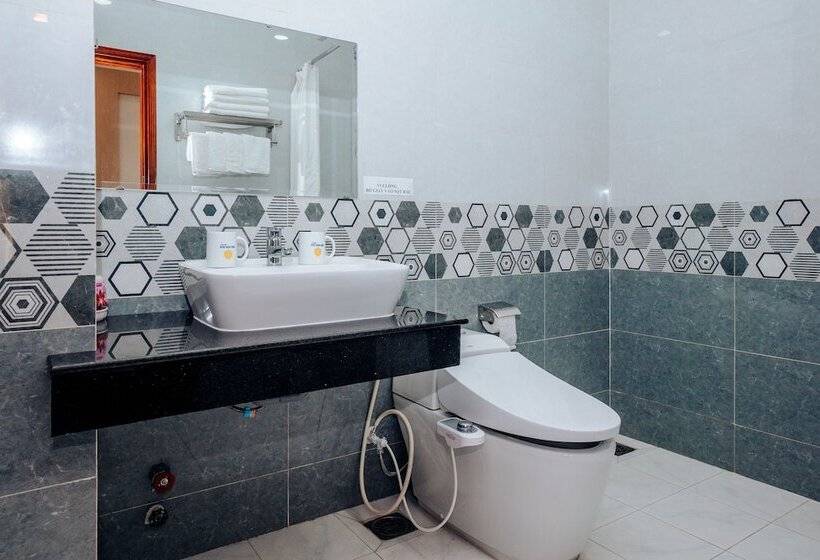 اتاق لوکس, Minh Minh Nam