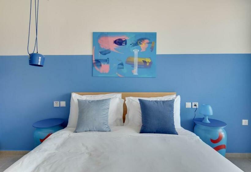 Номер Стандарт, Selina Athens Theatrou