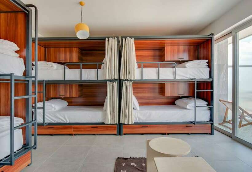 Кровать в Общей Комнате, Selina Athens Theatrou