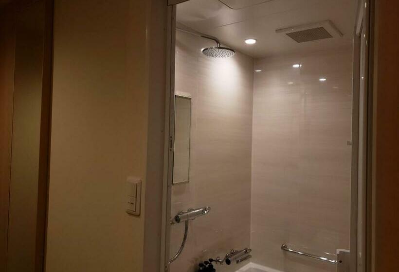 غرفة قياسية مزوَّدة بشُرفة, Royal Twin Hotel Kyoto Hachijoguchi
