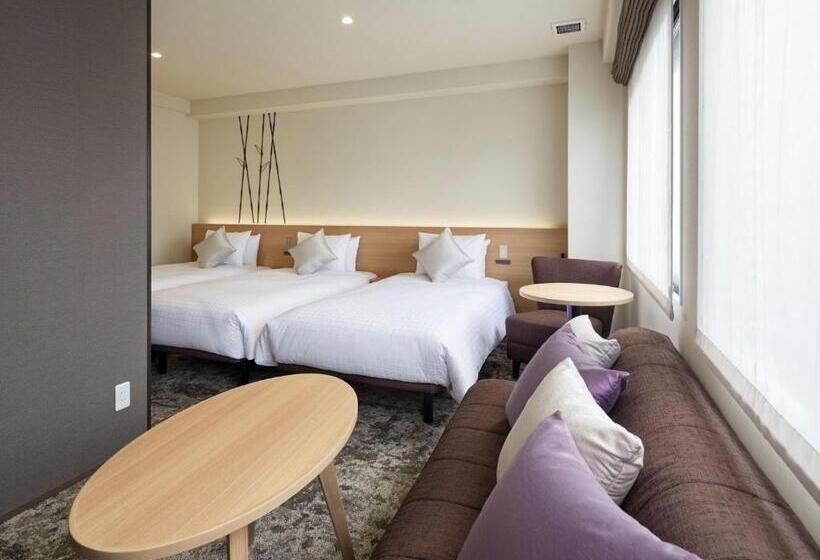 غرفة قياسية رباعية, Royal Twin Hotel Kyoto Hachijoguchi