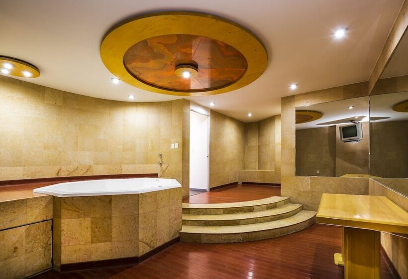 غرفة ديلوكس, Capital O Hotel Casa Blanca, Morelia