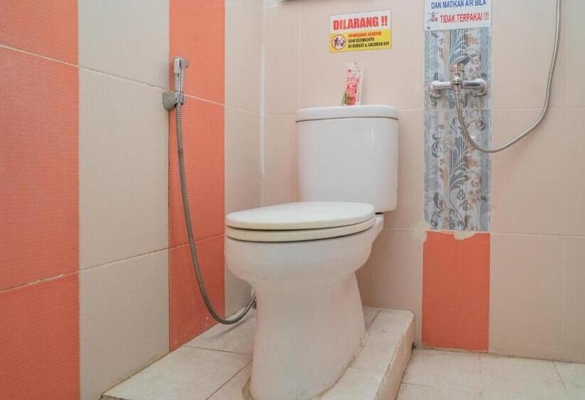家庭间, Reddoorz Syariah Near Jalan A Yani Km 8 Citraland