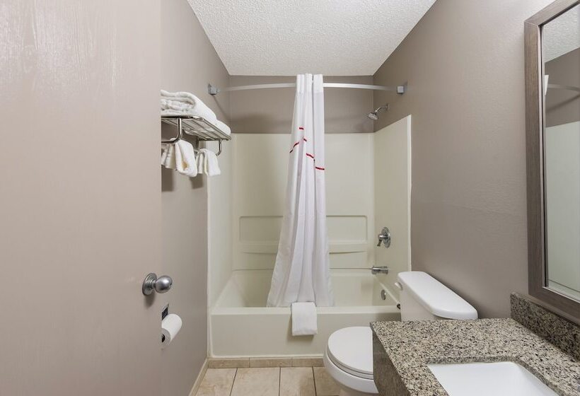 디럭스 룸, Red Roof Inn Mansfield