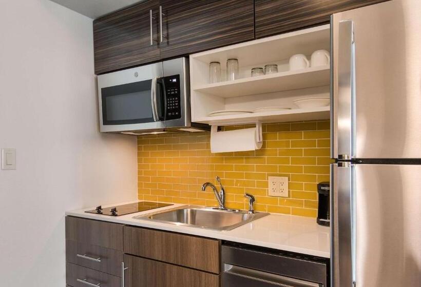 스위트, Mainstay Suites East Camden