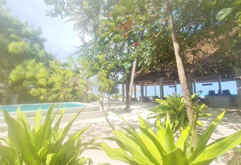 Семейный Номер Вид на Сад, Garden Beach Bungalows Jambiani