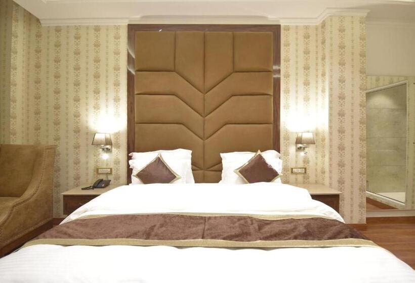 Номер Superior Кровать Кинг, Grand Him Queen Ac Centralized