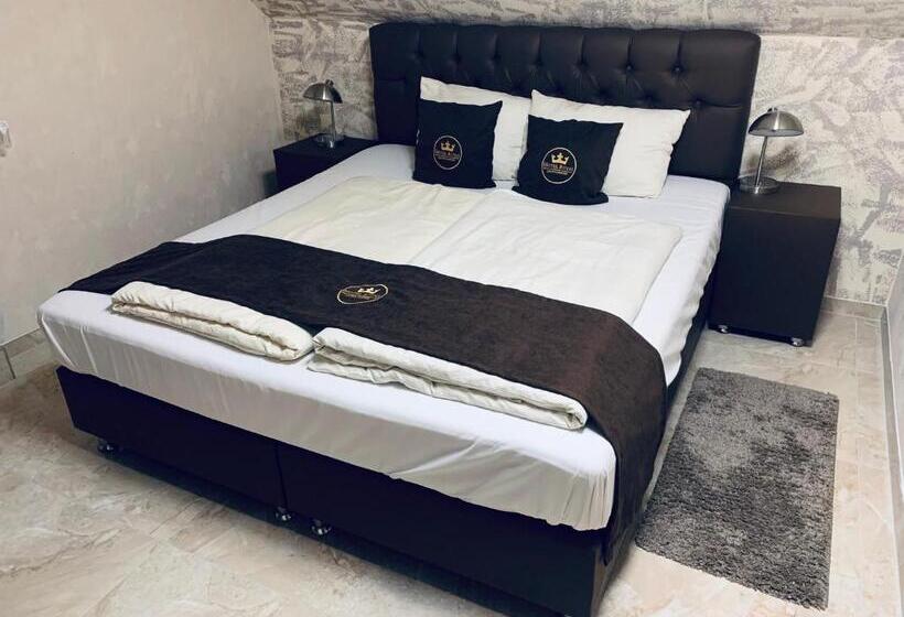 Номер Стандарт, Royal