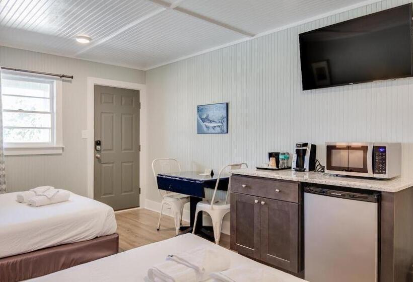 Номер Стандарт, Tar Heel Motel