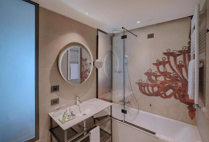 Номер Премиум Вид на Озеро, NH Collection Murano Villa