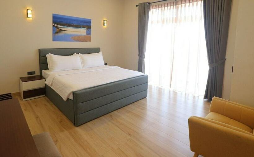 Апартаменты 3 Спальни, Pink Elephant Tourist Apartment