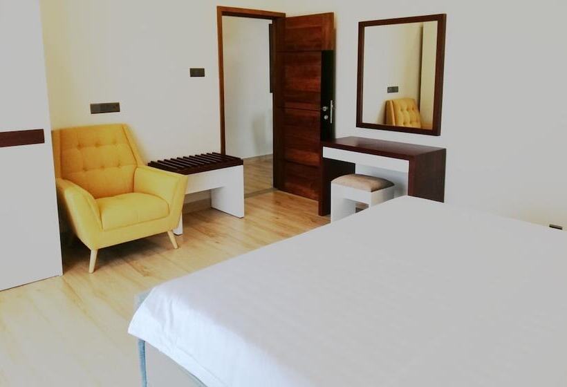 Апартаменты 3 Спальни, Pink Elephant Tourist Apartment