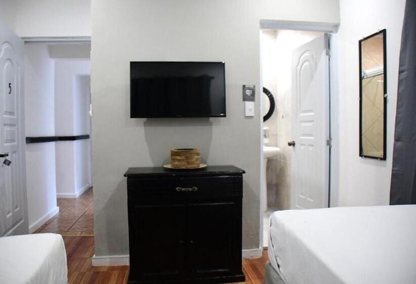 Habitación Triple Estándar, Casa Docia