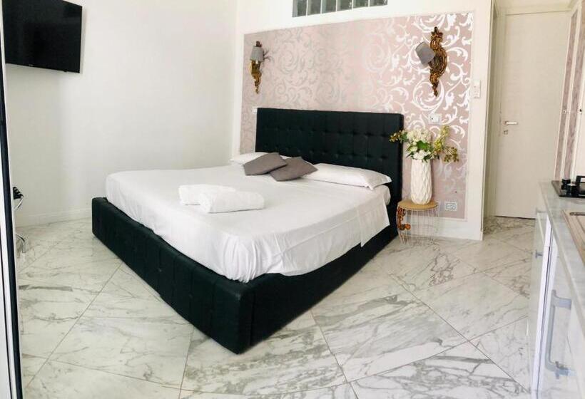 اتاق استاندارد با وان آب گرم, Parisa Suite