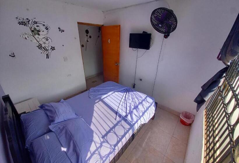 带共用浴室的标准房间, Hostel Shalom Adonai