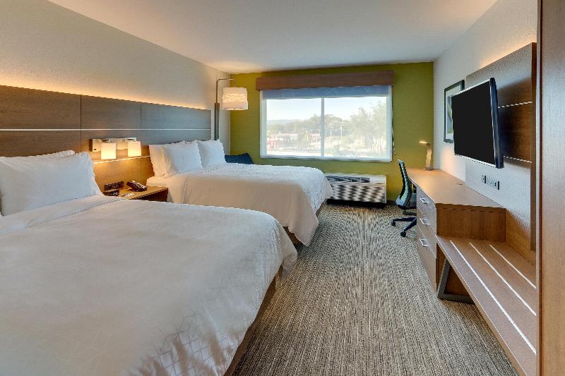 适合残疾人使用的标准间, Holiday Inn Express & Suites   Roanoke – Civic Center