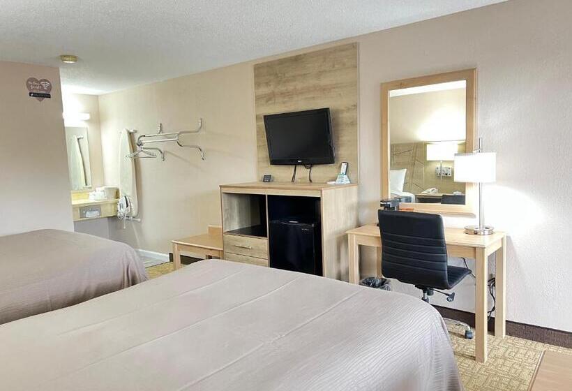 带2个双人床的标准工作室, Viking Arms Inn  Ludington