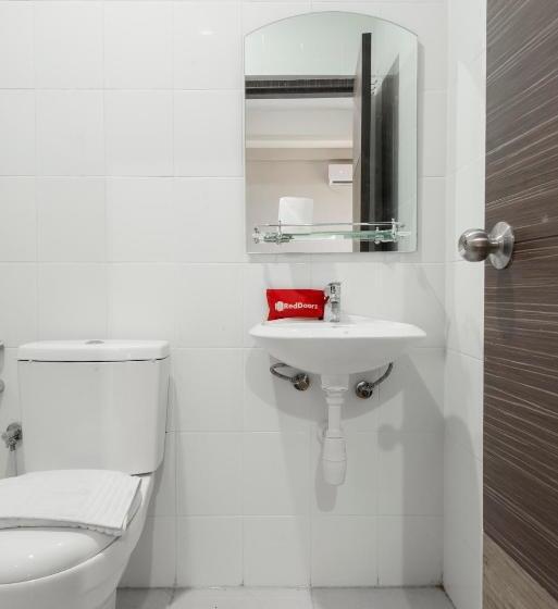 اتاق اکونومی, Reddoorz Near Grand City Mall 2