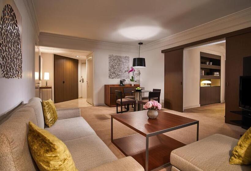 جناح إدارى, Hyatt Regency Belgrade