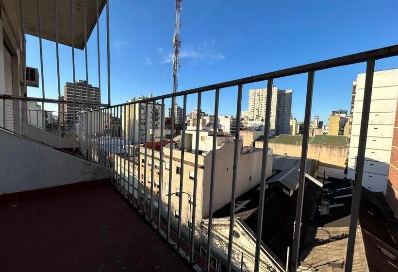 اتاق ساده سه‌ نفره, Aldeano