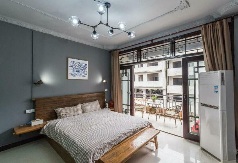 Номер Стандарт с Балконом, Hi Grey Hostel Xingping