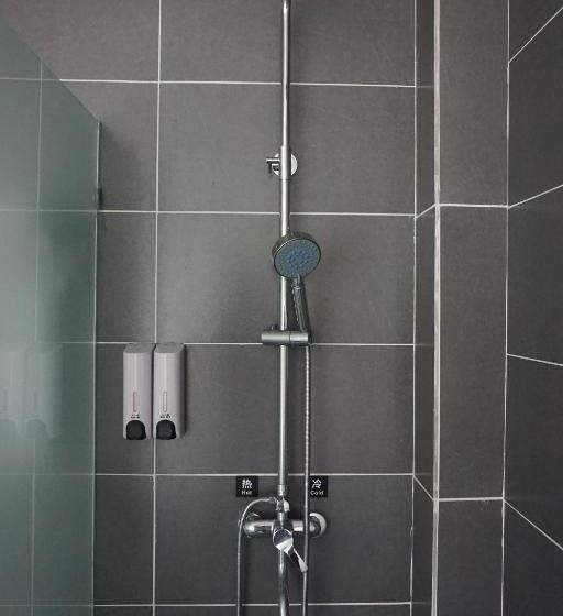 Номер Стандарт с Балконом, Hi Grey Hostel Xingping