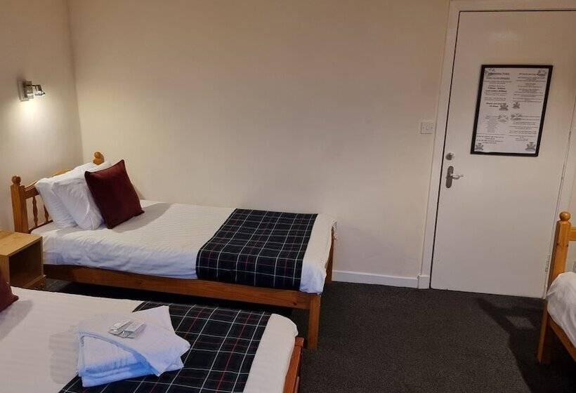 חדר סטנדרט לשלושה, The Hampton Court Guesthouse