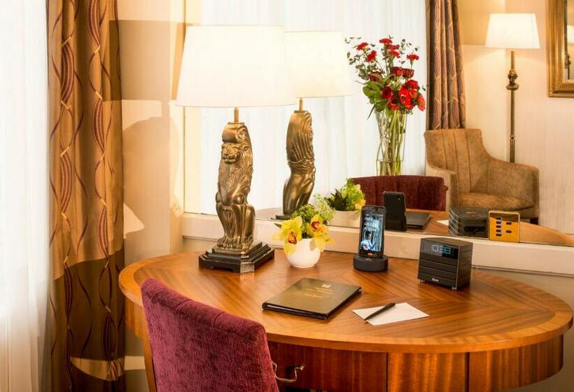Номер Superior, Millennium Hotel London Knightsbridge
