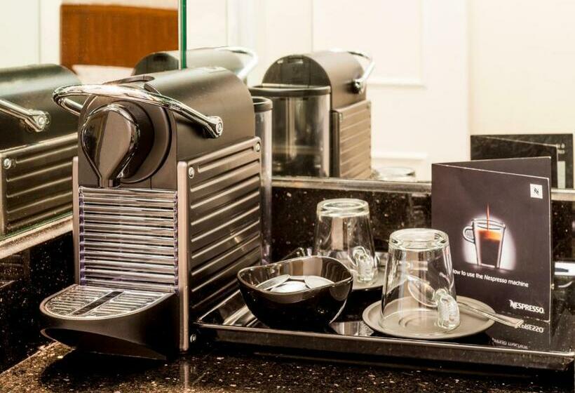 Номер Клуб, Millennium Hotel London Knightsbridge