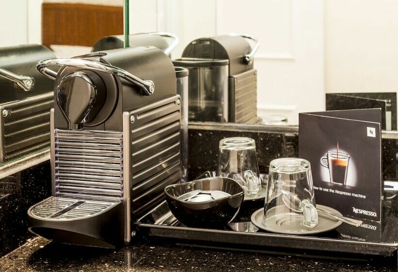 Номер Клуб, Millennium Hotel London Knightsbridge