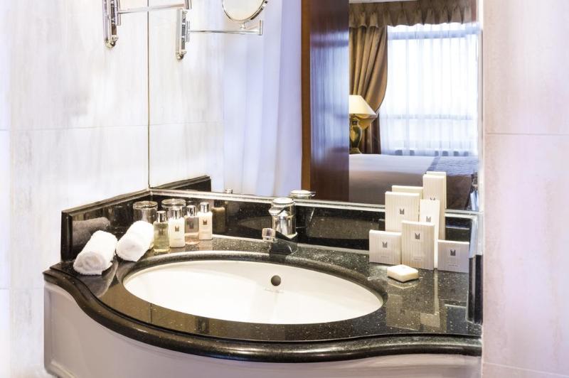 Номер Клуб, Millennium Hotel London Knightsbridge