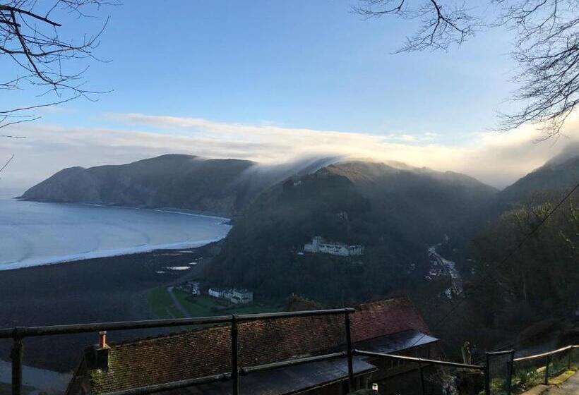 Номер Стандарт Вид на Море, The North Cliff