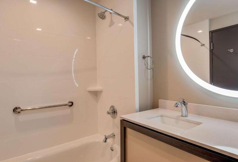 Люкс с Балконом, Best Western  Plus Executive Residency Rigby S Water World