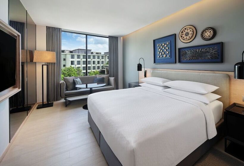 스탠다드 룸 더블 침대, Four Points By Sheraton Phuket Patong Beach Resort
