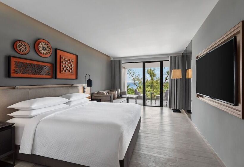 Номер Стандарт Двуспальная Кровать Вид на Море, Four Points By Sheraton Phuket Patong Beach Resort