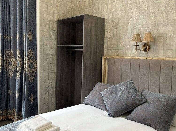 Семейный Номер, Alexander Guest House