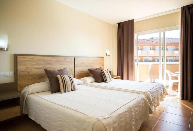 اتاق استاندارد سه نفره, Ohtels La Hacienda