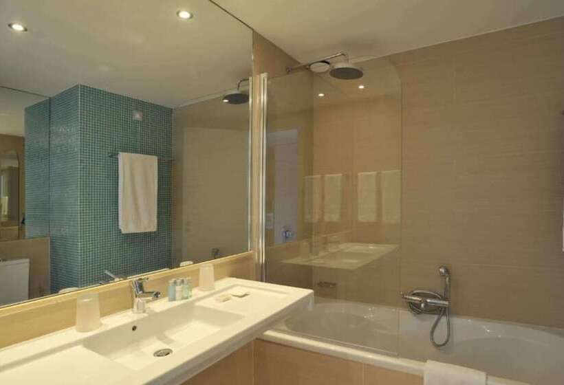 اتاق لوکس با چشم‌انداز دریا, Pestana D. João Ii Beach & Golf Resort